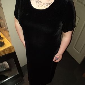 Black velvet short sleeve dress xl/xxl